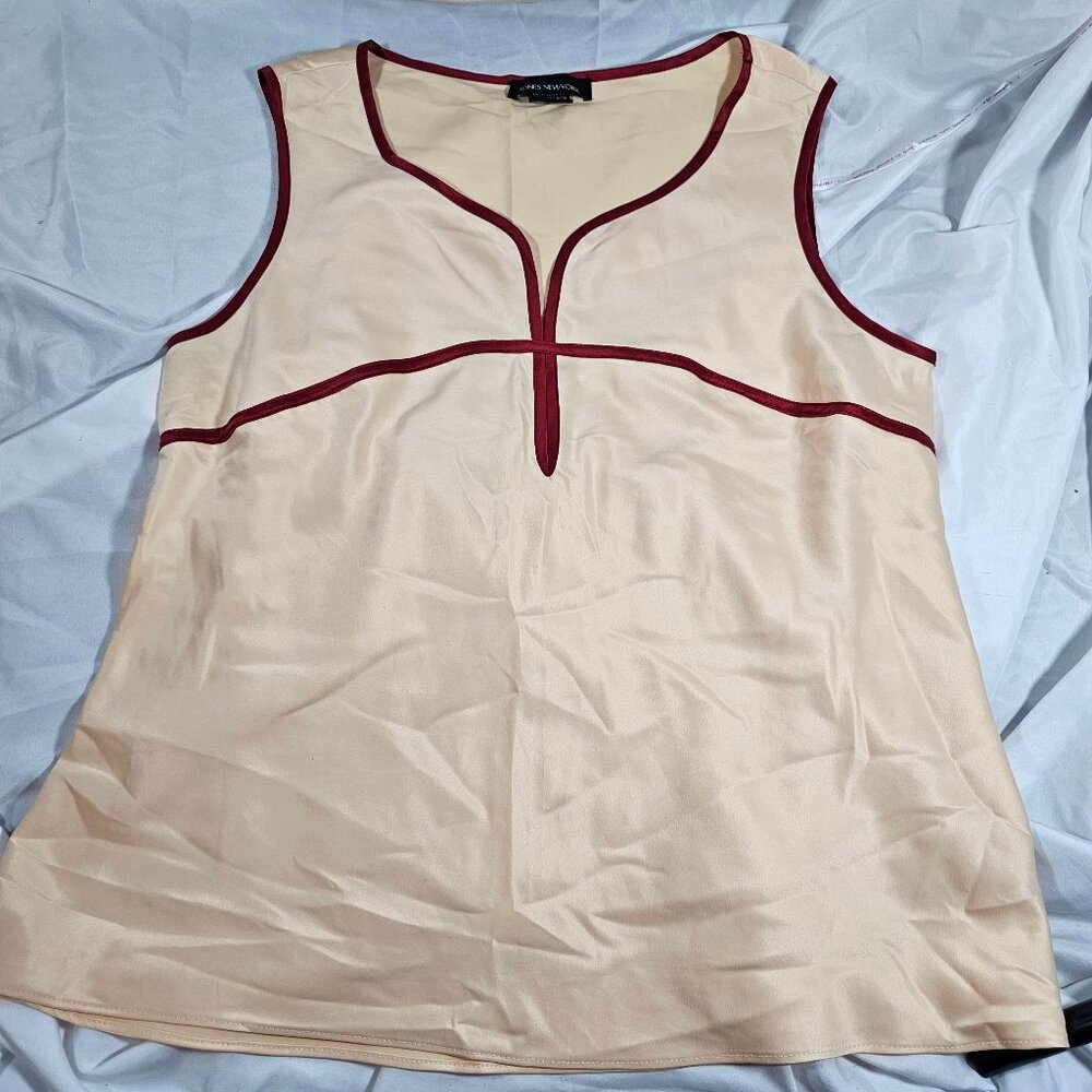 Jones New York sleeveless satin top Medium